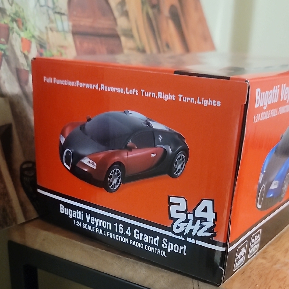 Bugatti Veyron 16.4 Grand Sport RC Car with Black and Red color - Picture 4 of 4